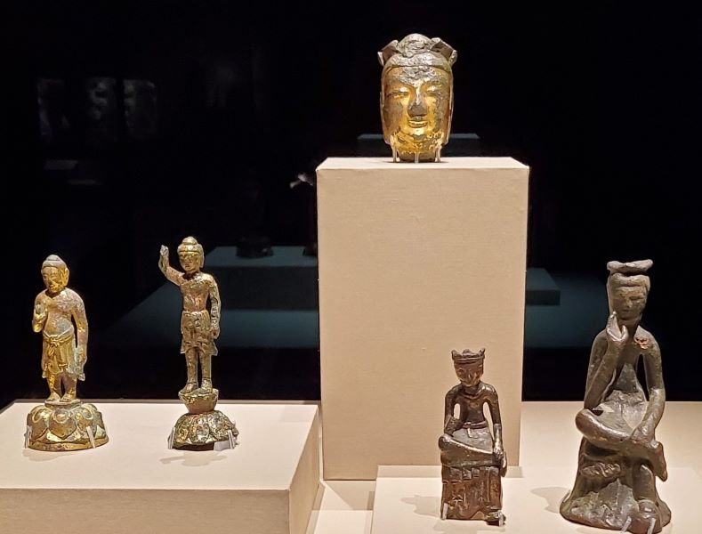 금동불 부처님들