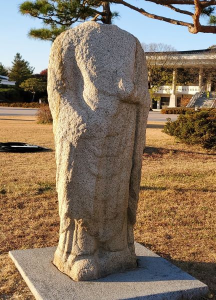 목없는부처님들