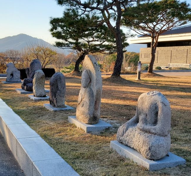 목없는부처님들