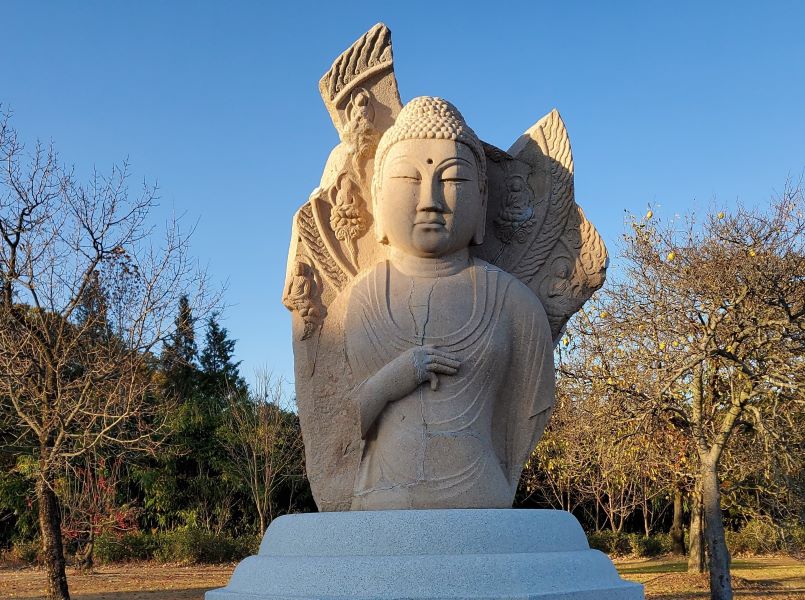 목없는부처님들